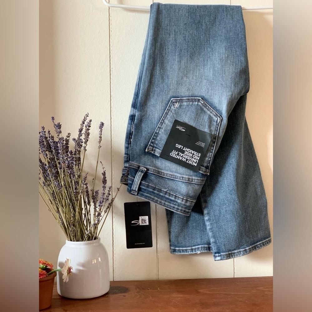 NWT SILVER JEAN CO. Most Wanted Mid Rise Straight Leg Jeans